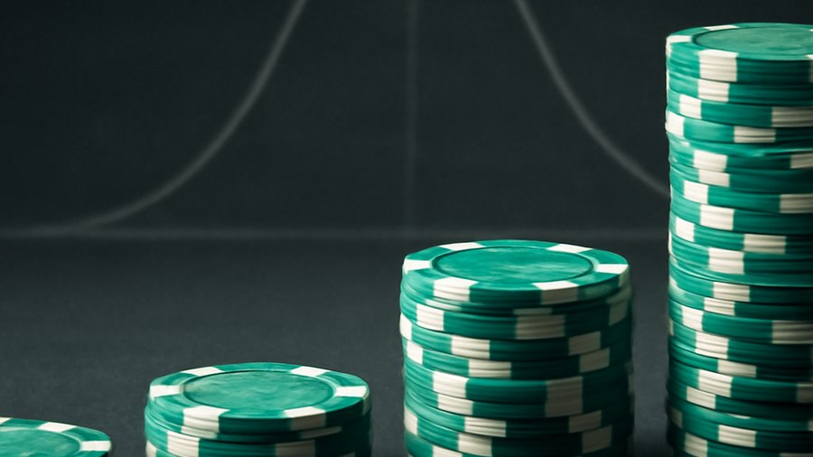 Roulette chips doubling across a sequence until the bankroll is strained